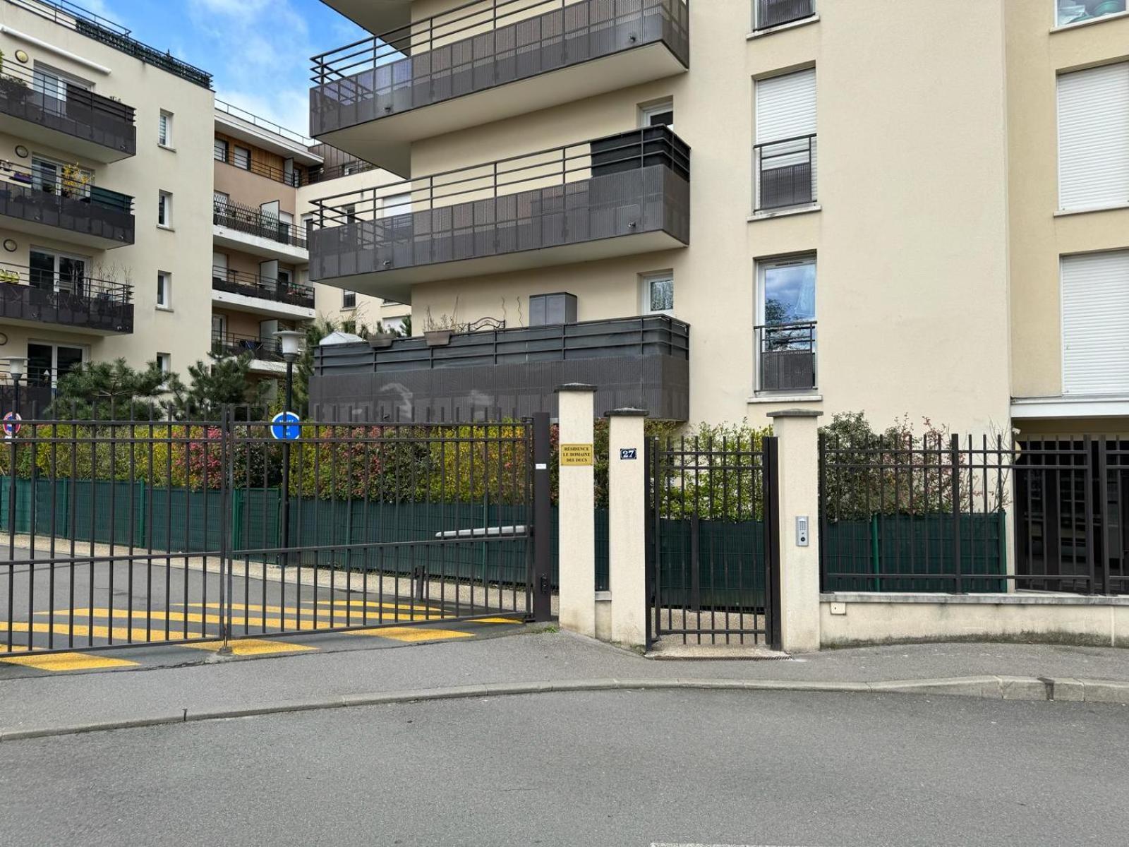 L'e-crin, Deux Pieces Avec Jardin Rambouillet