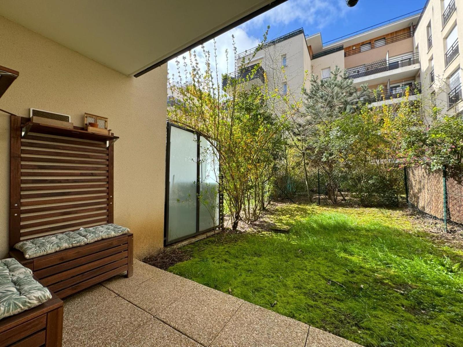 Appartement L'e-crin, Deux Pieces Avec Jardin Rambouillet